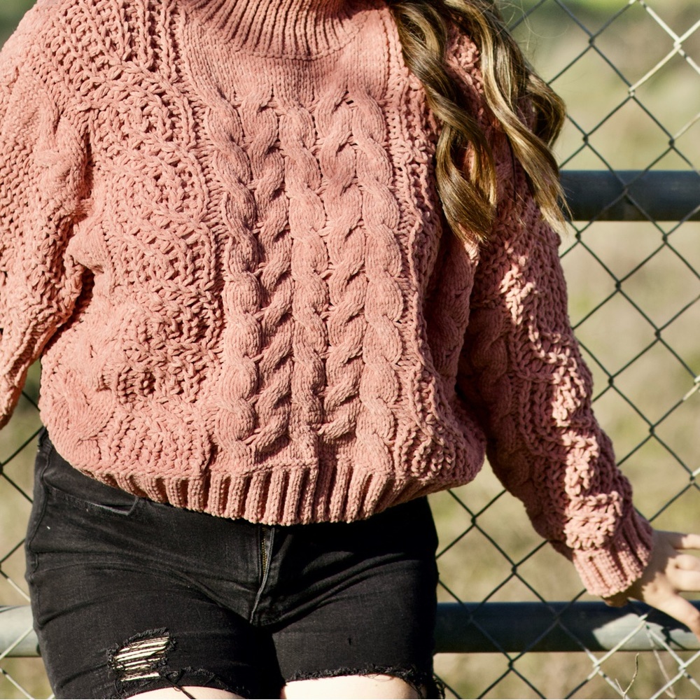 Pol, pink crop top sweater